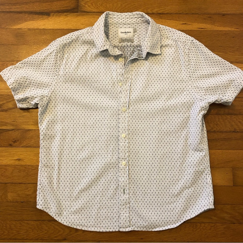 Men's Button Down Short Sleeve Large